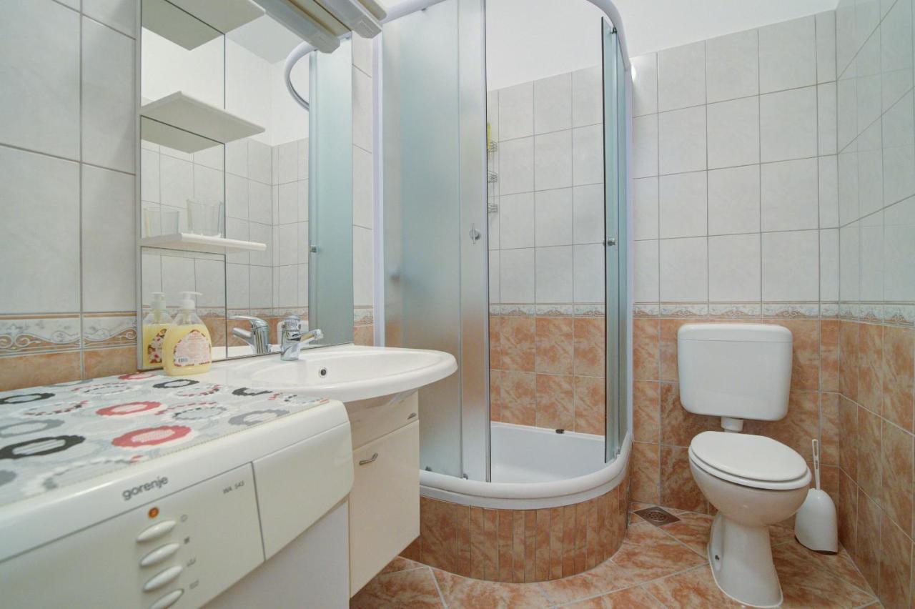 Apartment Riva セニ エクステリア 写真