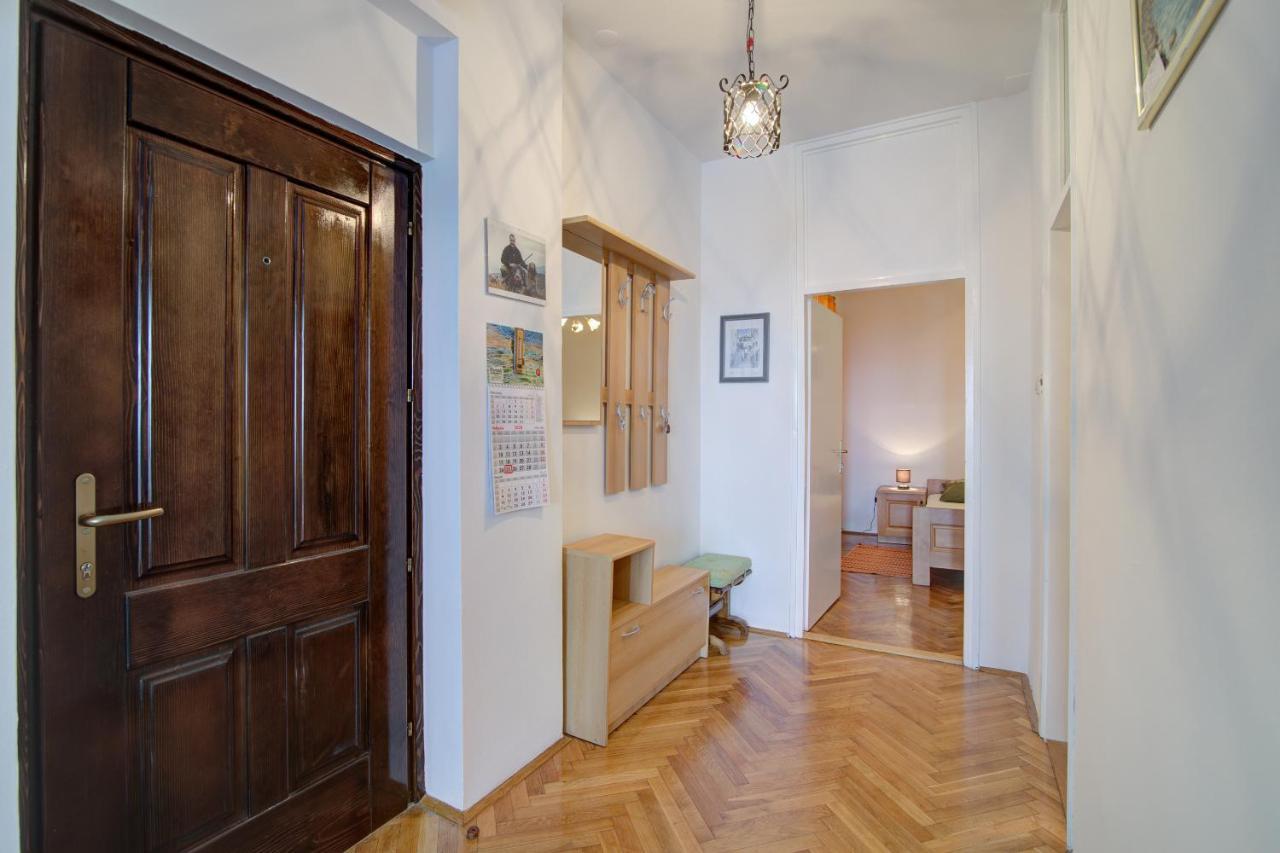 Apartment Riva セニ エクステリア 写真