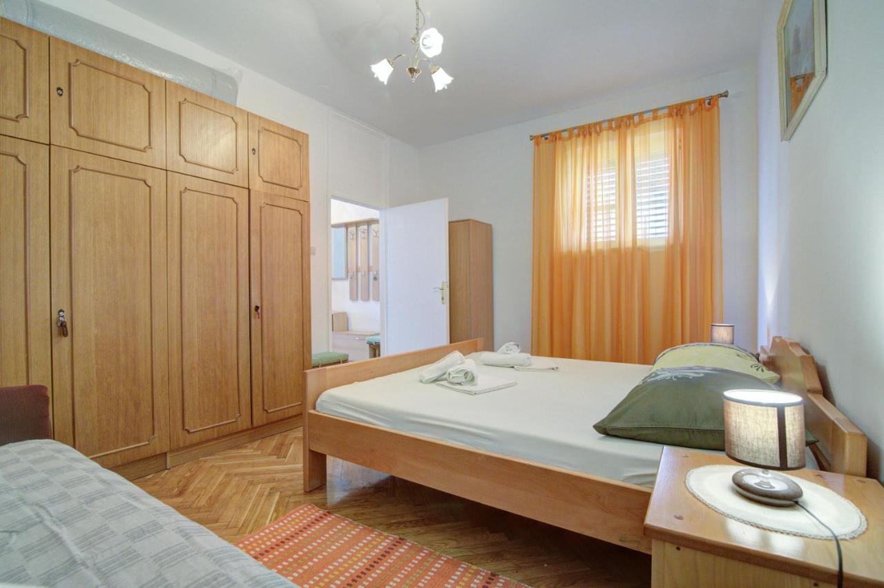 Apartment Riva セニ エクステリア 写真